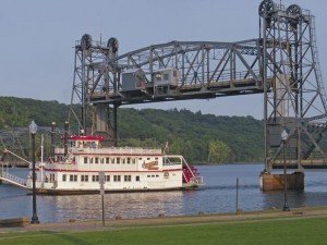 2015.06.17_St-Paul-riverboat