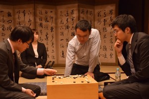 2015.11.18_63oza2 Yuki joins in game review. Iyama left