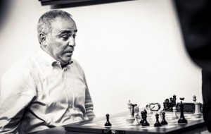 2017.08.27_Kasparov-playing